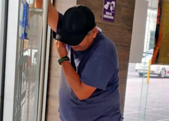 VA AL CINE, SE QUEDA DORMIDO Y LO DEJAN ENCERRADO; HOMBRE PASA LA NOCHE EN EL INTERIOR DEL CUAUHTÉMOC 70