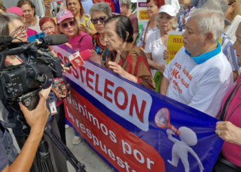 BLOQUEA PINO SUÁREZ PROTESTA DE JUBILADOS DEL ISSSTELEÓN