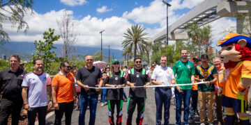 INAUGURAN SAMUEL Y MARIANA ESCENARIOS DEL FAN FEST Y CORREDOR VERDE FUNDIDORA – TORRE RISE