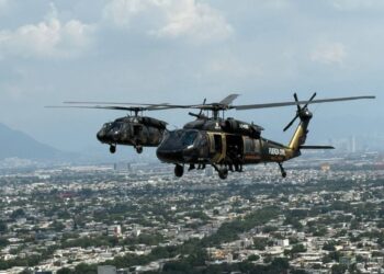 VIGILAN BLACK HAWKS DE NUEVO LEÓN SEGURIDAD ALREDEDOR DEL ESTADIO MONTERREY; DIVISIÓN AÉREA DE FUERZA CIVIL SOBREVUELA CORREDOR FIFA