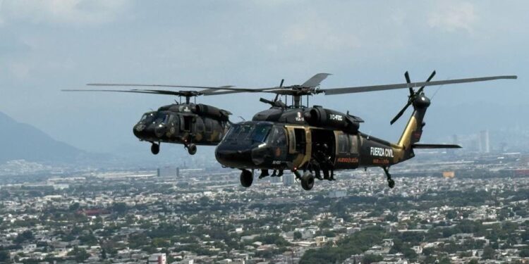 VIGILAN BLACK HAWKS DE NUEVO LEÓN SEGURIDAD ALREDEDOR DEL ESTADIO MONTERREY; DIVISIÓN AÉREA DE FUERZA CIVIL SOBREVUELA CORREDOR FIFA 1 VIGILAN BLACK HAWKS DE NUEVO LEÓN SEGURIDAD ALREDEDOR DEL ESTADIO MONTERREY; DIVISIÓN AÉREA DE FUERZA CIVIL SOBREVUELA CORREDOR FIFA