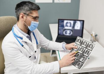 ALERTA SANITARIA INTERNACIONAL: ESPECIALISTAS NOTIFICAN UN INCREMENTO SIGNIFICATIVO DE CASOS DE CÁNCER DE PULMÓN EN PERSONAS SIN ANTECEDENTES DE TABAQUISMO