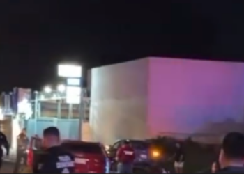 MUEREN CUATRO AL PARTIRSE AUTO EN CHOQUE SOBRE CARRETERA NACIONAL