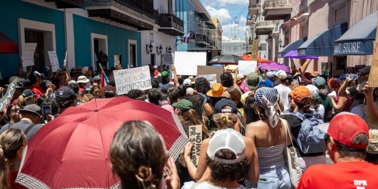 MASIVA JORNADA DE PROTESTAS EN SAN JUAN EXIGE LA DISOLUCIÓN DE LA JUNTA DE CONTROL FISCAL EN PUERTO RICO 1 MASIVA JORNADA DE PROTESTAS EN SAN JUAN EXIGE LA DISOLUCIÓN DE LA JUNTA DE CONTROL FISCAL EN PUERTO RICO