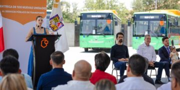 ENTREGAN SAMUEL Y MARIANA 100 NUEVOS CAMIONES; DESTACA GOBERNADOR TRANSPORTE DURANTE EL MUNDIAL 2 ENTREGAN SAMUEL Y MARIANA 100 NUEVOS CAMIONES; DESTACA GOBERNADOR TRANSPORTE DURANTE EL MUNDIAL
