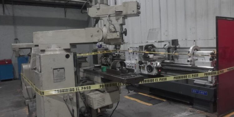 PIERDE TRABAJADOR MANO EN TORNO DE EMPRESA EN MONTERREY 1 PIERDE TRABAJADOR MANO EN TORNO DE EMPRESA EN MONTERREY