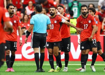 DRAMATISMO EN LOS MINUTOS FINALES: EL VAR ANULA EL EMPATE DE EGIPTO Y ARGENTINA AVANZA CON POLÉMICA A CUARTOS DE FINAL