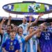 TENSIÓN POLÍTICA EN EL MUNDIAL: PROHÍBEN BANDERAS Y CAMISETAS SOBRE LAS ISLAS MALVINAS EN EL DUELO DE SEMIFINALES ENTRE ARGENTINA E INGLATERRA 7 TOMA DE POSTURA EN CENTROAMÉRICA: NAYIB BUKELE DEFIENDE FIRMEMENTE LA REELECCIÓN INDEFINIDA Y ARREMETE CONTRA SUS DETRACTORES