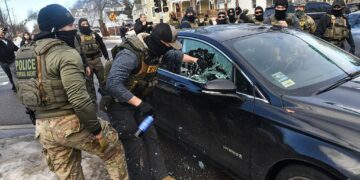 CONTRAORDEN EN WASHINGTON: TRUMP ANULA LA PAUSA DE ICE Y ORDENA RETOMAR LOS FEROZES ARRESTOS MIGRATORIOS EN CARRETERA 1 CONTRAORDEN EN WASHINGTON: TRUMP ANULA LA PAUSA DE ICE Y ORDENA RETOMAR LOS FEROZES ARRESTOS MIGRATORIOS EN CARRETERA