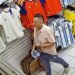 ROBA JERSEY DE ARGENTINA EN LOCAL DE MITRAS; QUEDA CAPTADO EN VIDEO 7 ROBA JERSEY DE ARGENTINA EN LOCAL DE MITRAS; QUEDA CAPTADO EN VIDEO