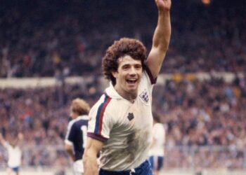 LUTO EN EL FÚTBOL MUNDIAL: BALOMPIÉ BRITÁNICO LLORA LA MUERTE DE KEVIN KEEGAN, LEYENDA DEL LIVERPOOL Y DOBLE GANADOR DEL BALÓN DE ORO 1 LUTO EN EL FÚTBOL MUNDIAL: BALOMPIÉ BRITÁNICO LLORA LA MUERTE DE KEVIN KEEGAN, LEYENDA DEL LIVERPOOL Y DOBLE GANADOR DEL BALÓN DE ORO