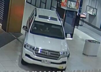 TERROR EN EL MALL; ADMITE CULPABILIDAD HOMBRE QUE ROBA CAMIONETA Y ENTRA CON TODO Y VEHÍCULO A CENTRO COMERCIAL
