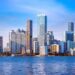 GIRO HISTÓRICO EN LA ECONOMÍA DE EE.UU.: EL ÁREA METROPOLITANA DE MIAMI DESTRONA A NUEVA YORK Y SE CONVIERTE EN LA CIUDAD MÁS CARA PARA VIVIR 7 GIRO HISTÓRICO EN LA ECONOMÍA DE EE.UU.: EL ÁREA METROPOLITANA DE MIAMI DESTRONA A NUEVA YORK Y SE CONVIERTE EN LA CIUDAD MÁS CARA PARA VIVIR