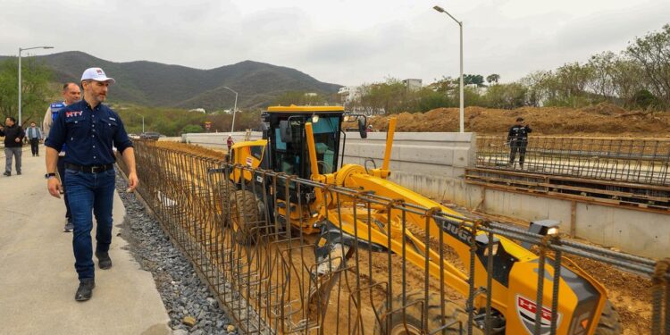 EXTIENDE ADRIÁN RETRASO EN OBRAS DEL HUAJUCO; INCUMPLE SEGUNDO PLAZO Y SIGUEN INCONCLUSAS Y SIN FECHA DE TERMINACIÓN 1 EXTIENDE ADRIÁN RETRASO EN OBRAS DEL HUAJUCO; INCUMPLE SEGUNDO PLAZO Y SIGUEN INCONCLUSAS Y SIN FECHA DE TERMINACIÓN