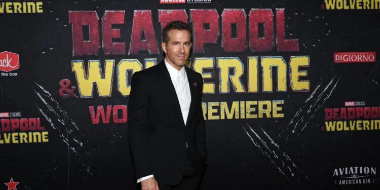 NUEVAS HISTORIAS PARA EL MERCENARIO CON BOCA: RYAN REYNOLDS CONFIRMA EL DESARROLLO DE OTRA PROYECCIÓN DE DEADPOOL EN EL UNIVERSO CINEMATOGRÁFICO DE MARVEL