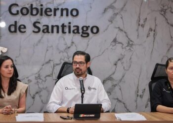 VA DAVID DE LA PEÑA POR CUSTODIA DE 26 KM EN LA CARRETERA NACIONAL; BUSCA ALCALDE DE SANTIAGO FRENAR ACCIDENTES