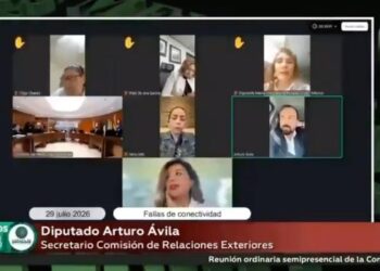 ‘ESTE PEND…’; DEJA DIPUTADA MICRÓFONO ABIERTO EN PLENA SESIÓN