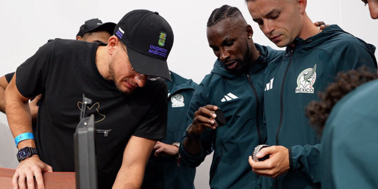 REGRESA EL TRI LOS ROLEX REGALADOS POR INFLUENCER TRAS POLÉMICA CON FIFA