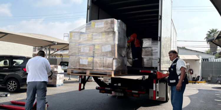 DUPLICAN REGIOS AYUDA HUMANITARIA PARA VENEZUELA; REÚNE PARTICIPACIÓN CIUDADANA 20 TONELADAS 1 DUPLICAN REGIOS AYUDA HUMANITARIA PARA VENEZUELA; REÚNE PARTICIPACIÓN CIUDADANA 20 TONELADAS