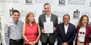 BUSCA MORENA EVITAR QUE GOBERNADOR EN TURNO ‘SALTE’ A LA PRESIDENCIA; PRESENTAN ASPIRANTES CON LICENCIA INICIATIVA… ¡PARA PROHIBIR LICENCIA! 3 BUSCA MORENA EVITAR QUE GOBERNADOR EN TURNO ‘SALTE’ A LA PRESIDENCIA; PRESENTAN ASPIRANTES CON LICENCIA INICIATIVA… ¡PARA PROHIBIR LICENCIA!