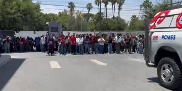 EVACÚAN A 130 EMPLEADOS DE CALL CENTER POR INCENDIO EN ESTACIONAMIENTO; SE QUEMA CAMIONETA EN TELEPERFORMANCE 2 EVACÚAN A 130 EMPLEADOS DE CALL CENTER POR INCENDIO EN ESTACIONAMIENTO; SE QUEMA CAMIONETA EN TELEPERFORMANCE