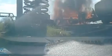FALLAN FRENOS DE REVOLVEDORA Y MUJER MUERE EN CHOQUE EN LEONES 2 FALLAN FRENOS DE REVOLVEDORA Y MUJER MUERE EN CHOQUE EN LEONES