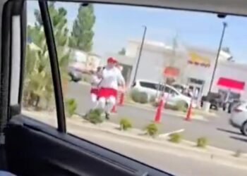 DEJA 3 MUERTOS TIROTEO EN IN-N-OUT; HALLAN SIN VIDA AL PRESUNTO ATACANTE