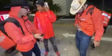 ASESINAN EN VIVO A CREADOR DE CONTENIDO; LE DAN UN TIRO AFUERA DE KFC EN CULIACÁN