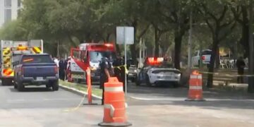 ALISTA FISCALÍA BENEFICIO A TRÁNSITO IMPLICADO EN EJECUCIÓN DE ARBOLEDA; APAGÓ BODYCAM Y DETUVO A VÍCTIMA. 2 ALISTA FISCALÍA BENEFICIO A TRÁNSITO IMPLICADO EN EJECUCIÓN DE ARBOLEDA; APAGÓ BODYCAM Y DETUVO A VÍCTIMA.