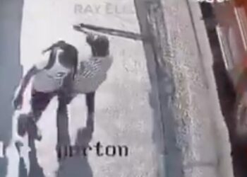 EMPUJAN A ADULTO MAYOR HACIA TRÁILER; VIDEO CAMBIA VERSIÓN DE FATAL ATROPELLO