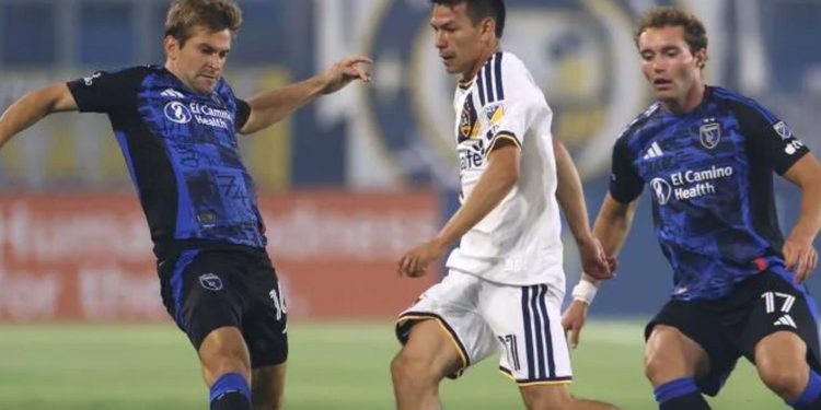 VICTORIA EN EL CALICLÁSICO: EL ‘CHUCKY’ LOZANO DEBUTA COMO TITULAR EN CASA Y JOSEPH PAINTSIL LE DA TRES PUNTOS CLAVE AL LA GALAXY CON DIEZ HOMBRES