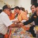 ENTREGAN MC Y GLEN 1,500 KITS ESCOLARES EN SAN NICOLÁS