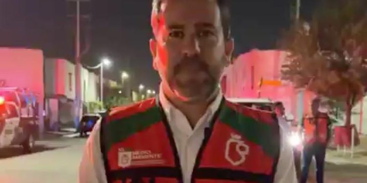 APUNTA ESTADO A REFINERÍA DE CADEREYTA POR MALOS OLORES EN LA METRÓPOLI. 1 APUNTA ESTADO A REFINERÍA DE CADEREYTA POR MALOS OLORES EN LA METRÓPOLI.