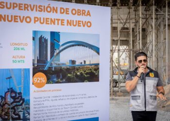 LLEGAN A 92% y 87% PUENTES SOBRE EL RÍO SANTA CATARINA; PREVEÉN 3 MIL CRUCES DIARIOS