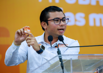 RECIBEN MÁS DE 2 MIL 500 MUJERES DE MONTERREY NUEVA TARJETA DE AYUDAMOS; SUMAN 106 MIL BENEFICIARIAS EN TODO NL QUE RECIBEN 2 MIL PESOS AL MES 5 img 8086