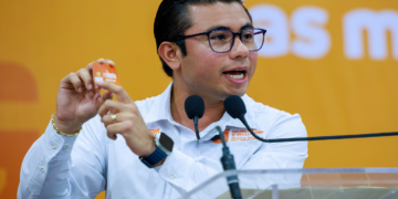 RECIBEN MÁS DE 2 MIL 500 MUJERES DE MONTERREY NUEVA TARJETA DE AYUDAMOS; SUMAN 106 MIL BENEFICIARIAS EN TODO NL QUE RECIBEN 2 MIL PESOS AL MES 2 img 8086