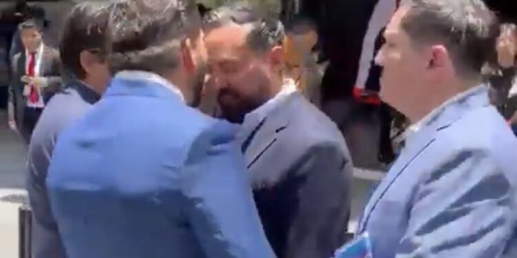 SE CANTAN UN TIRO EN EL CONGRESO; CAPTAN PLEITO ENTRE DIPUTADOS DEL PRI Y MORENA 1 img 8116