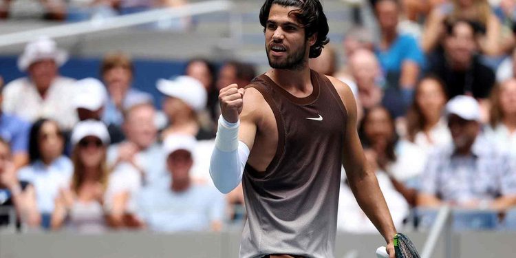 RETORNO TRIUNFAL EN NUEVA YORK: CARLOS ALCARAZ DEJA ATRÁS LAS DUDAS Y DEBUTA CON VICTORIA EN EL US OPEN