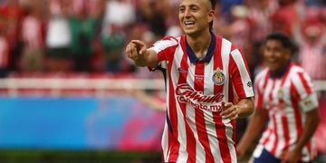 PIOJO ALVARADO EN LA ENCRUCIJADA: EL ÚLTIMO TREN HACIA EL FÚTBOL EUROPEO SE PRESENTA A SUS 27 AÑOS