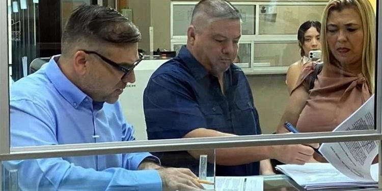 IMPULSAN ‘LEY MONSE’ PARA REGULAR CIRCULACIÓN DE VEHÍCULOS PESADOS; PADRES DE ADOLESCENTE QUE PERDIÓ LA VIDA EN ACCIDENTE CON REVOLVEDORA PRESENTAN INICIATIVA EN CONGRESO 1 IMPULSAN ‘LEY MONSE’ PARA REGULAR CIRCULACIÓN DE VEHÍCULOS PESADOS; PADRES DE ADOLESCENTE QUE PERDIÓ LA VIDA EN ACCIDENTE CON REVOLVEDORA PRESENTAN INICIATIVA EN CONGRESO