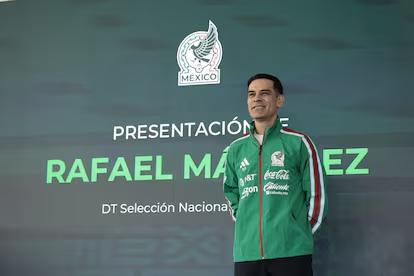 RAFAEL MÁRQUEZ ASUME OFICIALMENTE EL MANDO DE LA SELECCIÓN MEXICANA Y PRESENTA A SU CUERPO TÉCNICO RUMBO AL MUNDIAL 2030 1 RAFAEL MÁRQUEZ ASUME OFICIALMENTE EL MANDO DE LA SELECCIÓN MEXICANA Y PRESENTA A SU CUERPO TÉCNICO RUMBO AL MUNDIAL 2030