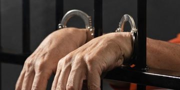 PAREJA DE TENNESSEE ES ARRESTADA TRAS OBLIGAR A UN JOVEN CON AUTISMO A VIVIR EN UN COBERTIZO SIN BAÑO NI ELECTRICIDAD 2 PAREJA DE TENNESSEE ES ARRESTADA TRAS OBLIGAR A UN JOVEN CON AUTISMO A VIVIR EN UN COBERTIZO SIN BAÑO NI ELECTRICIDAD