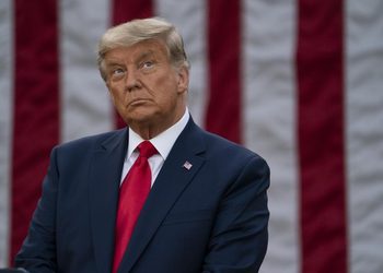 DONALD TRUMP CALIFICA LOS RIESGOS DE LA INTELIGENCIA ARTIFICIAL COMO UNA FARSA Y DENUNCIA UNA CONSPIRACIÓN EN CONTRA DE SU DESARROLLO 1 DONALD TRUMP CALIFICA LOS RIESGOS DE LA INTELIGENCIA ARTIFICIAL COMO UNA FARSA Y DENUNCIA UNA CONSPIRACIÓN EN CONTRA DE SU DESARROLLO