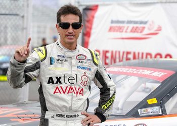 HOMERO RICHARDS ES CONDENADO A PAGAR MÁS DE 426 MIL PESOS POR LA VENTA NO AUTORIZADA DE UN AUTO DE CARRERAS