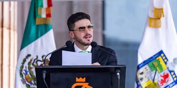 ENCABEZA SAMUEL DESFILE DE INDEPENDENCIA; LLAMA A ESTADO, MUNICIPIOS Y CONGRESO A LA UNIDAD