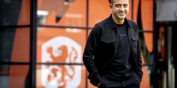 XAVI HERNÁNDEZ PRESENTA SU PRIMERA CONVOCATORIA AL FRENTE DE LA SELECCIÓN DE PAÍSES BAJOS CON IMPORTANTES NOVEDADES 2 XAVI HERNÁNDEZ PRESENTA SU PRIMERA CONVOCATORIA AL FRENTE DE LA SELECCIÓN DE PAÍSES BAJOS CON IMPORTANTES NOVEDADES