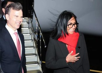 DELCY RODRÍGUEZ ARRIBA A NUEVA YORK PARA INTERVENIR EN LA ONU Y REUNIRSE CON DONALD TRUMP