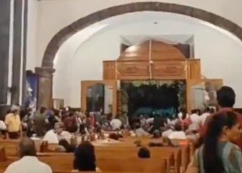 MATAN A DANZANTE EN LAS PUERTAS DE IGLESIA; LA ATACAN A BALAZOS DURANTE FIESTA PATRONAL EN GUANAJUATO