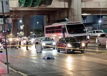 LE ESCRIBIÓ A SU ESPOSA PARA DECIRLE QUE SE QUITARÍA LA VIDA; ELLA LLEGÓ AL METRO, PERO YA ERA DEMASIADO TARDE