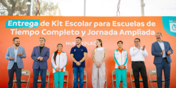 ENTREGAN SAMUEL Y MARIANA MÁS DE MIL KITS ESCOLARES; ALISTAN NUEVAS ESCUELAS 2 ENTREGAN SAMUEL Y MARIANA MÁS DE MIL KITS ESCOLARES; ALISTAN NUEVAS ESCUELAS